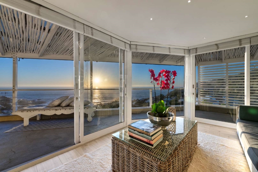 6 Bedroom Property for Sale in Llandudno Western Cape